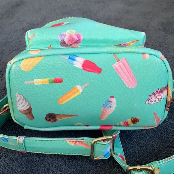 🍦Girl’s Backback🍦 - Picture 5 of 7